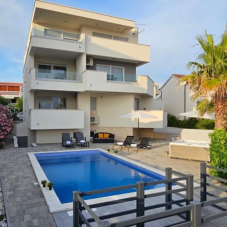 נובליה Apartments Pool Villa Aldura מראה חיצוני תמונה