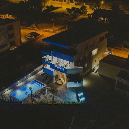 נובליה Apartments Pool Villa Aldura מראה חיצוני תמונה
