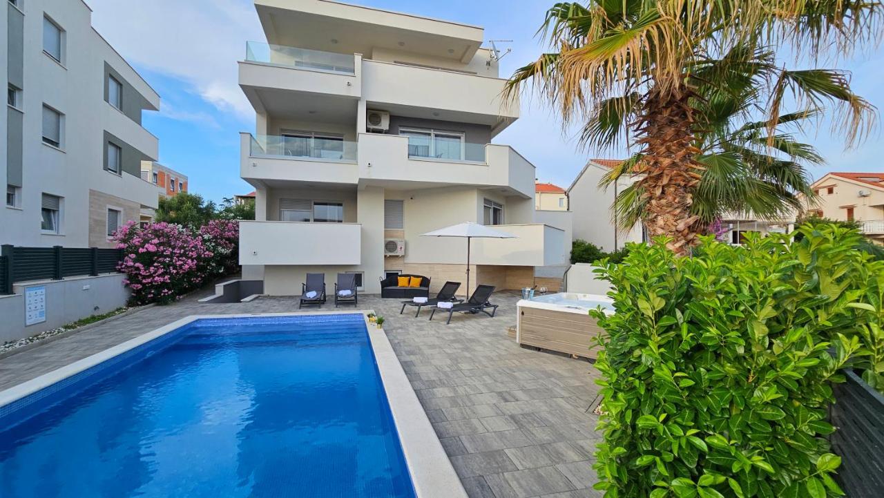 נובליה Apartments Pool Villa Aldura מראה חיצוני תמונה