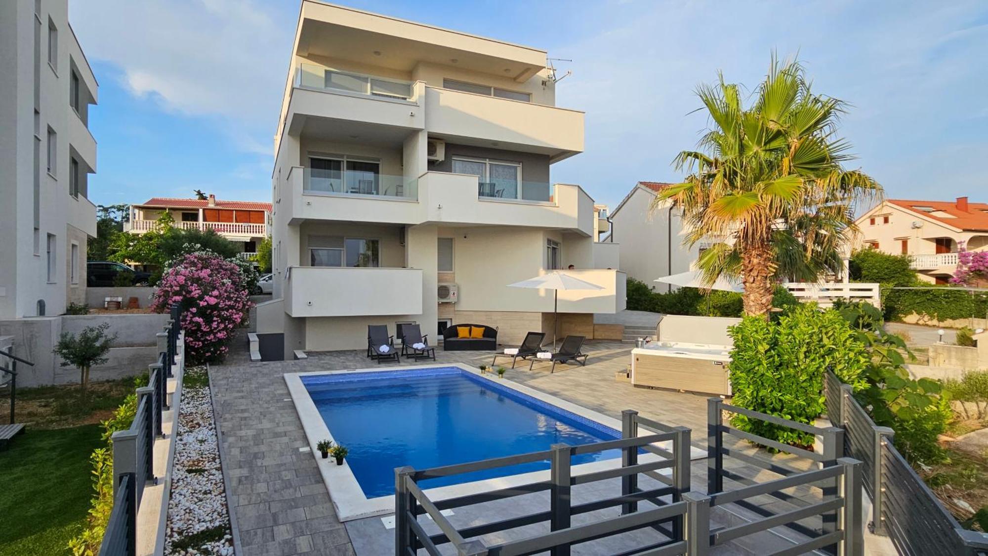 נובליה Apartments Pool Villa Aldura מראה חיצוני תמונה