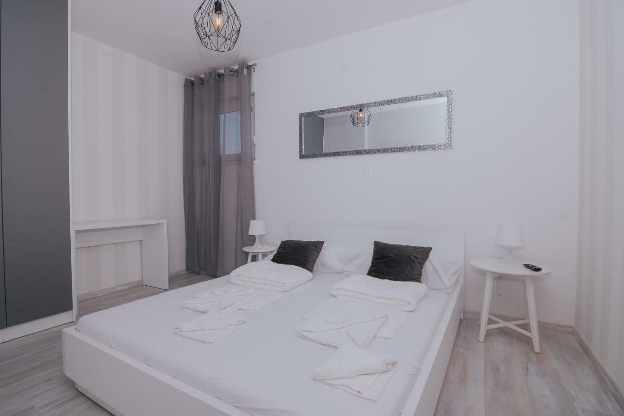 נובליה Apartments Pool Villa Aldura מראה חיצוני תמונה
