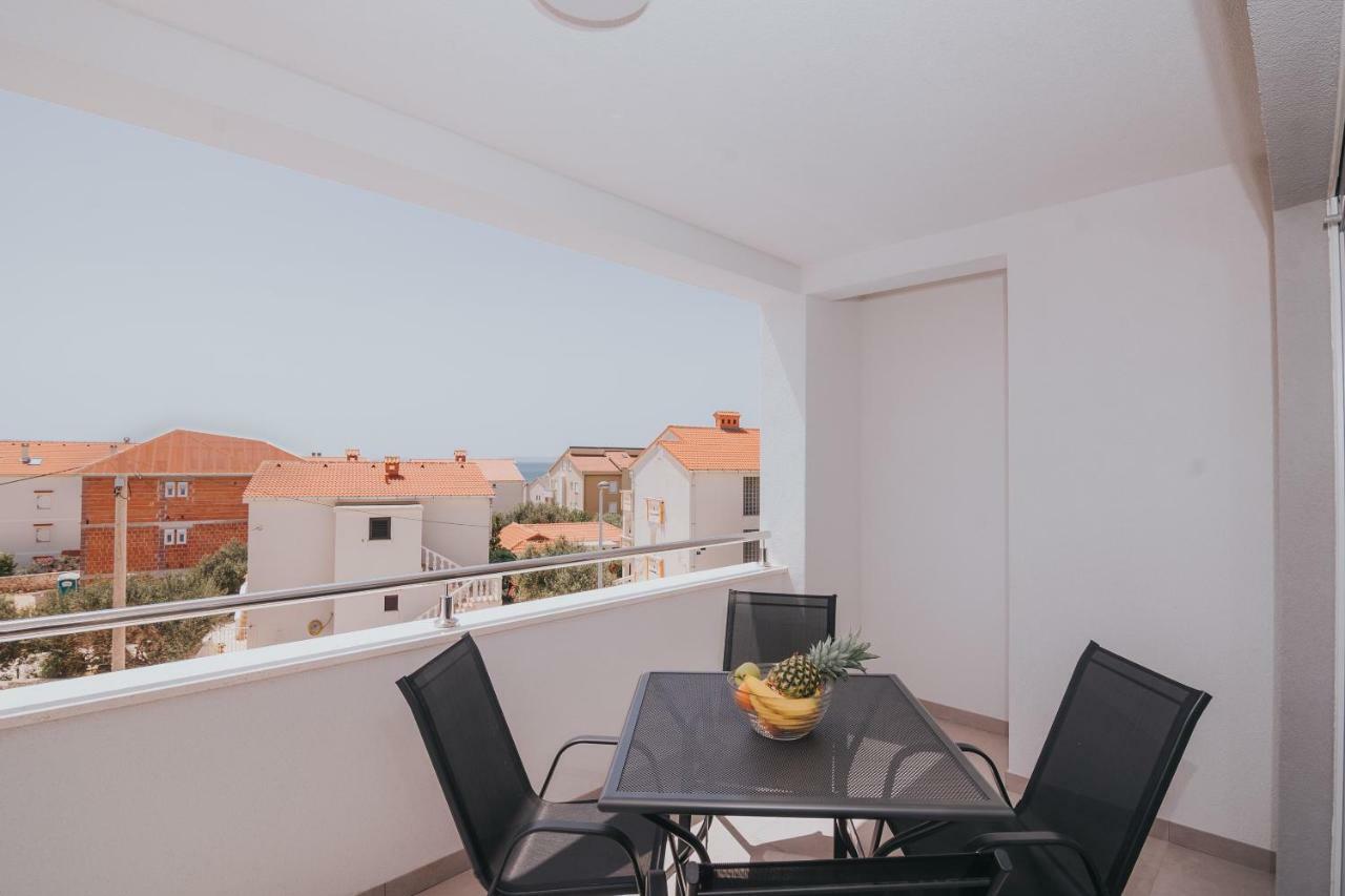 נובליה Apartments Pool Villa Aldura מראה חיצוני תמונה
