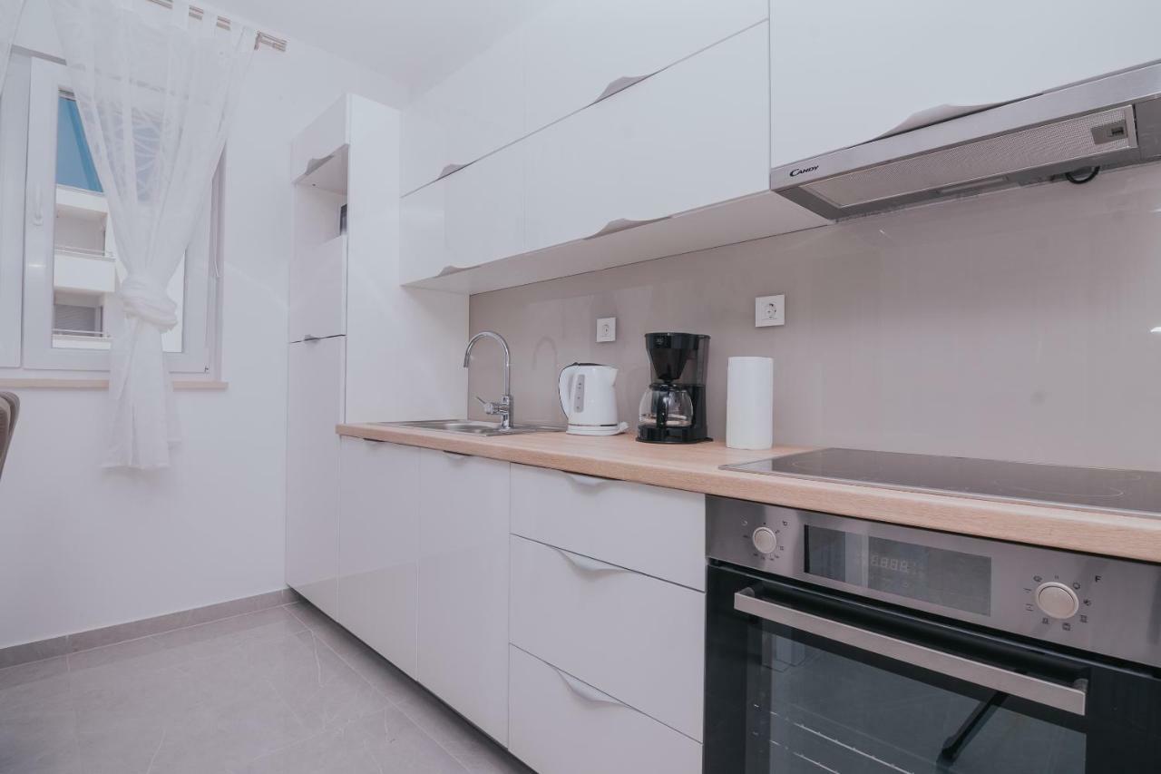 נובליה Apartments Pool Villa Aldura מראה חיצוני תמונה